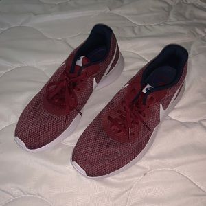 Men’s Nike tennis shoes Red size 9
